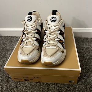 Woman’s Sneakers